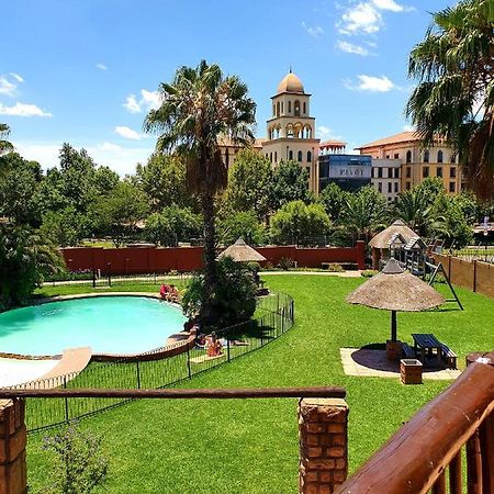 Merry Monte Casino Lodge House In Fourways Sandton Exterior photo